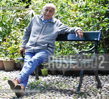 Paolo Pejrone arch.di giardini nella sua casa e giardino ©Alberto Ramella/Rosebud2