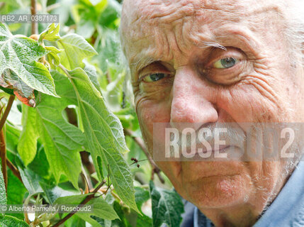 Paolo Pejrone arch.di giardini nella sua casa e giardino ©Alberto Ramella/Rosebud2