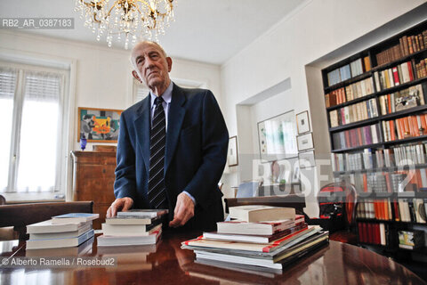 15.12.2020, Torino, Prof. emerito PIERO AMERIO nella sua casa a Torino ©Alberto Ramella/Rosebud2