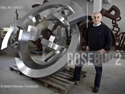 lo scultore Riccardo Cordero nel suo studio a Torino ©Alberto Ramella/Rosebud2