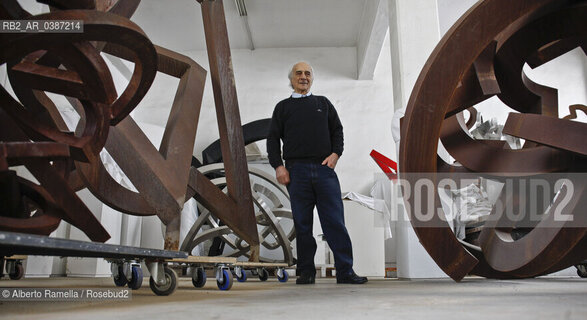 lo scultore Riccardo Cordero nel suo studio a Torino ©Alberto Ramella/Rosebud2