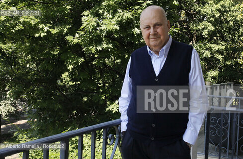 TORINO, 25.5.20.ilprof.Rodolfo Zich, ex rettore Politecnico Torino, nel suo ufficio Torion Wireless a Torino  ©Alberto Ramella/Rosebud2