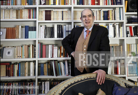 4.5.21, UGO ROSENBERG,già a capo della Casa Editrice torinese Rosenberg & Sellier, ora studente di teologia, nella sua casa a Torino ©Alberto Ramella/Rosebud2