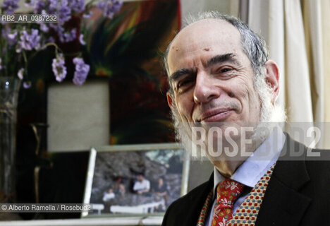 4.5.21, UGO ROSENBERG,già a capo della Casa Editrice torinese Rosenberg & Sellier, ora studente di teologia, nella sua casa a Torino ©Alberto Ramella/Rosebud2