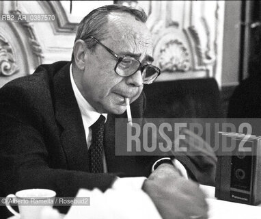 aprile1987, Torino, LEONARDO SCIASCIA al caffe Platti di Torino ©Alberto Ramella/Rosebud2