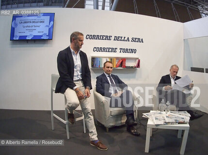 14.10.21, TORINO, LINGOTTO, SALONE DEL LIBRO 2021 - DAYE1 - NELLA FOTO: CONFRONTO CAND SINDACI STAFANO LORUSSO, PAOLO DAMILANO ALLO STAND DEL CORRIERE DELLA SERA ©Alberto Ramella/Rosebud2