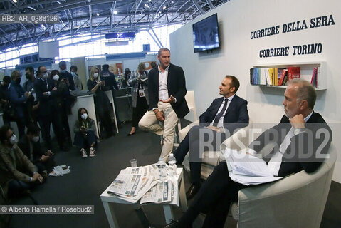 14.10.21, TORINO, LINGOTTO, SALONE DEL LIBRO 2021 - DAYE1 - NELLA FOTO: CONFRONTO CAND SINDACI STAFANO LORUSSO, PAOLO DAMILANO ALLO STAND DEL CORRIERE DELLA SERA ©Alberto Ramella/Rosebud2