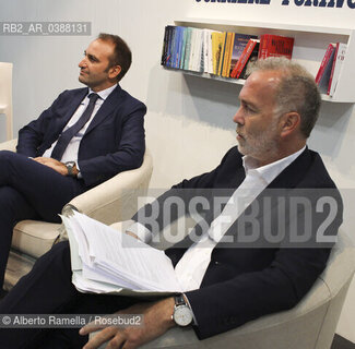 14.10.21, TORINO, LINGOTTO, SALONE DEL LIBRO 2021 - DAYE1 - NELLA FOTO: CONFRONTO CAND SINDACI STAFANO LORUSSO, PAOLO DAMILANO ALLO STAND DEL CORRIERE DELLA SERA ©Alberto Ramella/Rosebud2