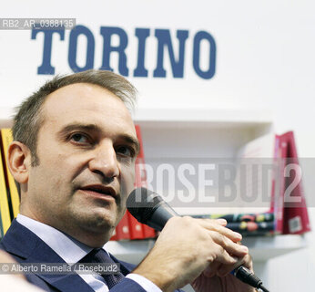 14.10.21, TORINO, LINGOTTO, SALONE DEL LIBRO 2021 - DAYE1 - NELLA FOTO: CONFRONTO CAND SINDACI STAFANO LORUSSO, PAOLO DAMILANO ALLO STAND DEL CORRIERE DELLA SERA ©Alberto Ramella/Rosebud2