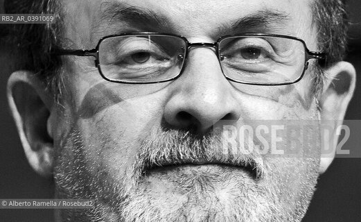 Torino,  17-5-2009, salone del libro,Salman Rushdie ©Alberto Ramella/Rosebud2