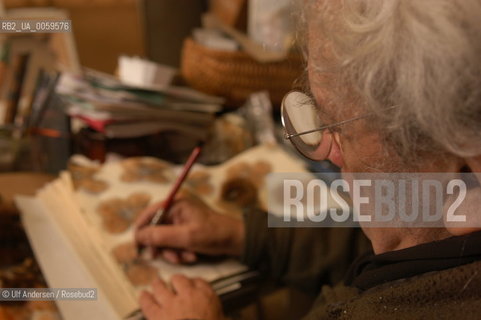 French painter Henri Cueco, in his studio. Paris, November 10, 2003. ©Ulf Andersen/Rosebud2