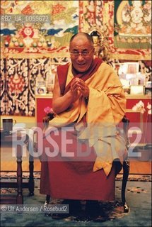 Dalai Lama giving an initiation in France.©Ulf Andersen/Rosebud2