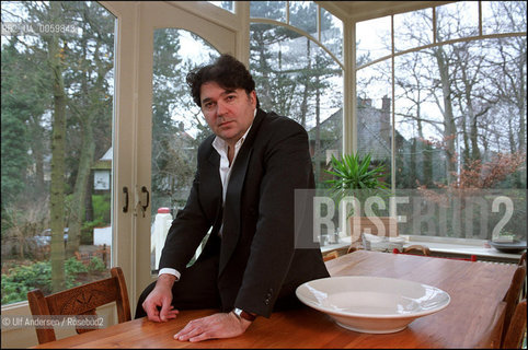 Dutch writer Leon de Winter. Bloemendaal, December 20, 2002. ©Ulf Andersen/Rosebud2