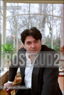 Dutch writer Leon de Winter. Bloemendaal, December 20, 2002. ©Ulf Andersen/Rosebud2