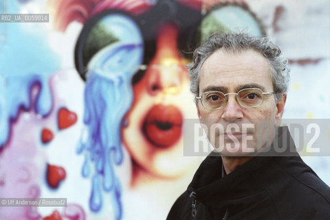 Italian writer Daniel Del Guidice .Venice, January 31, 2002. ©Ulf Andersen/Rosebud2