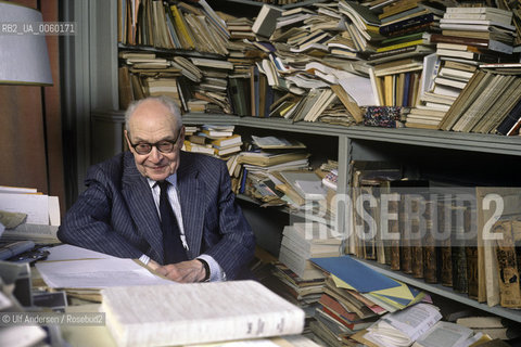 French historian Georges Dumezil at his office. Paris, september 18, 1984 - ©Ulf Andersen/Rosebud2