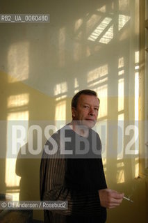 Russian writer Viktor Erofeev at home in Moscow on February 4, 2005 - ©Ulf Andersen/Rosebud2