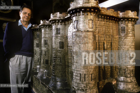 French historian Francois Furet, poses with a copy of the Bastille prison in Carnavalet museum. Paris, September 19, 1988 - ©Ulf Andersen/Rosebud2