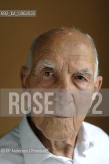 Stephane Hessel, former French diplomat, writer. Paris, June 1, 2010 - ©Ulf Andersen/Rosebud2