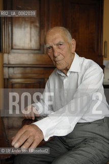 Stephane Hessel, former French diplomat, writer. Paris, June 1, 2010 - ©Ulf Andersen/Rosebud2