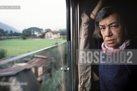 American writer Patricia Highsmith at home and in the train between Lugano and Zurich. Lugano, September 5, 1987 - ©Ulf Andersen/Rosebud2