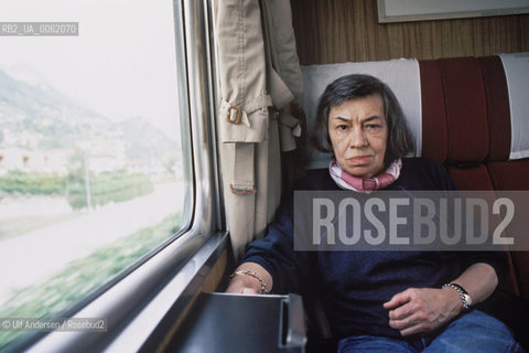 American writer Patricia Highsmith at home and in the train between Lugano and Zurich. Lugano, September 5, 1987 - ©Ulf Andersen/Rosebud2