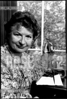 English crime novelist Phyllis Dorothy James, at home. London, March 30, 1987 - ©Ulf Andersen/Rosebud2