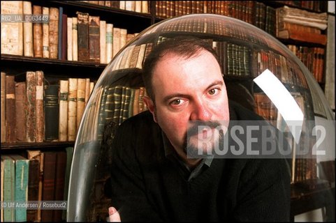 Italian writer Carlo Lucarelli. Bologna, January 19, 2002 - ©Ulf Andersen/Rosebud2