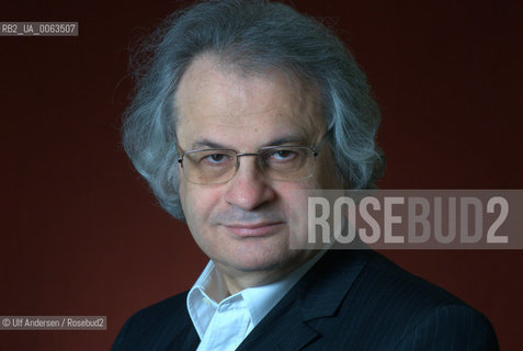 French writer Amin Maalouf. Paris, January 3, 2009. ©Ulf Andersen/Rosebud2