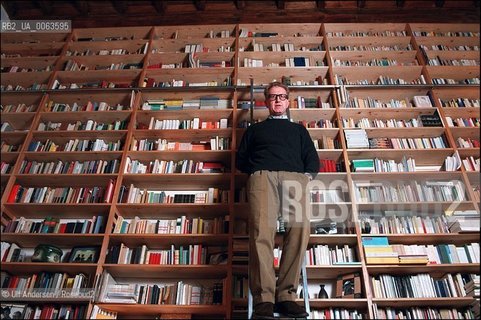 Italian writer Valerio Magrelli. Rome, January 25, 2002. ©Ulf Andersen/Rosebud2