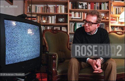 Italian writer Valerio Magrelli. Rome, January 25, 2002. ©Ulf Andersen/Rosebud2