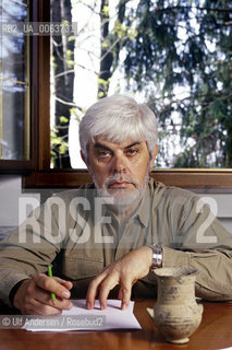 Italian archeologist and writer Valerio Massimo Manfredi. Bologna, April 10, 1999 - ©Ulf Andersen/Rosebud2