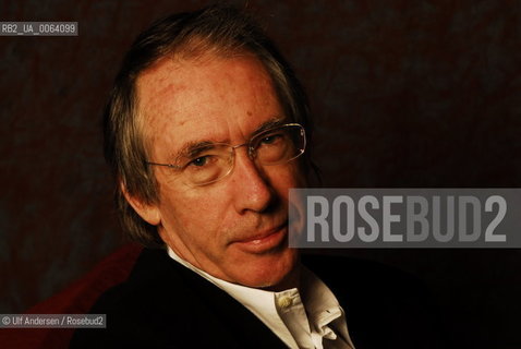 English author during promotion in Paris.©Ulf Andersen/Rosebud2