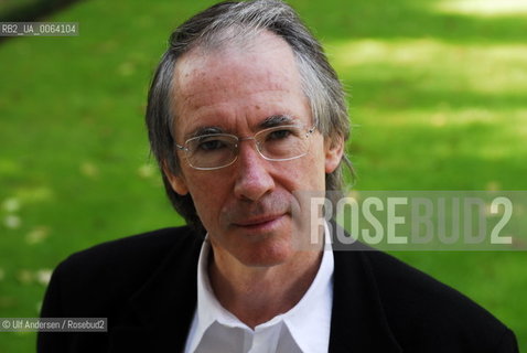 English author during promotion in Paris.©Ulf Andersen/Rosebud2