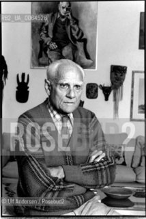 Alberto Moravia at home in Rome in 1979. ©Ulf Andersen/Rosebud2