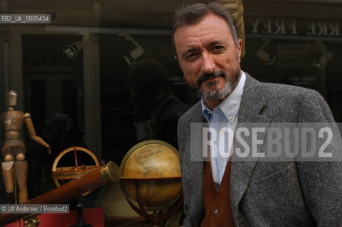 Spanish writer Arturo Perez-Reverte. Paris, May 13, 2003 - ©Ulf Andersen/Rosebud2