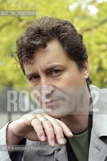 Spanish writer Manuel Rivas. Paris, October 10, 2001 - ©Ulf Andersen/Rosebud2