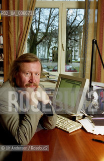 German philosopher Peter Sloterdijk at home. Karlsruhe, december 18, 2002 - ©Ulf Andersen/Rosebud2