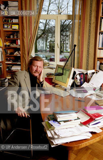 German philosopher Peter Sloterdijk at home. Karlsruhe, december 18, 2002 - ©Ulf Andersen/Rosebud2