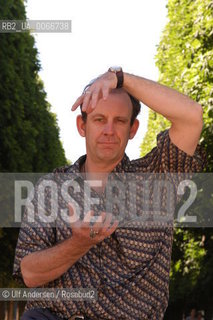 American writer Madison Smart Bell doing Tai Chi between his appointments. Paris, May 24, 2005 - ©Ulf Andersen/Rosebud2