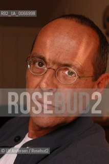 French philosopher Bernard Stiegler at home. Paris, August 28, 2005  - ©Ulf Andersen/Rosebud2