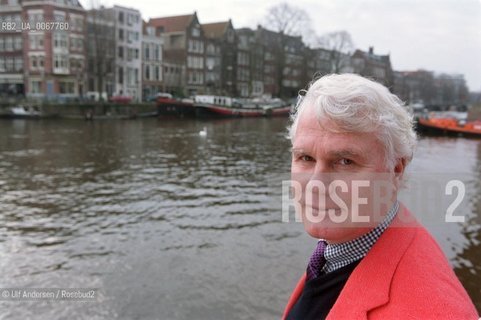 Dutch writer Adriaan Van Dis at home. Amsterdam, December 12, 2002 - ©Ulf Andersen/Rosebud2