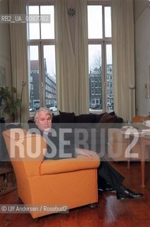 Dutch writer Adriaan Van Dis at home. Amsterdam, December 12, 2002 - ©Ulf Andersen/Rosebud2