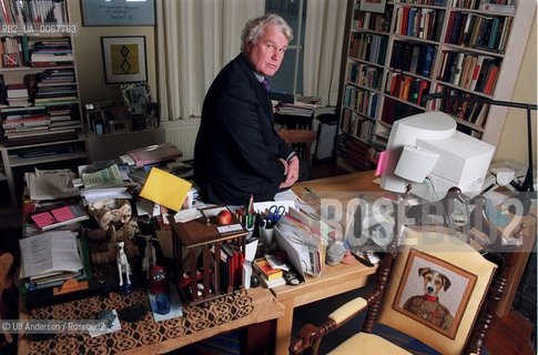 Dutch writer Adriaan Van Dis at home. Amsterdam, December 12, 2002 - ©Ulf Andersen/Rosebud2