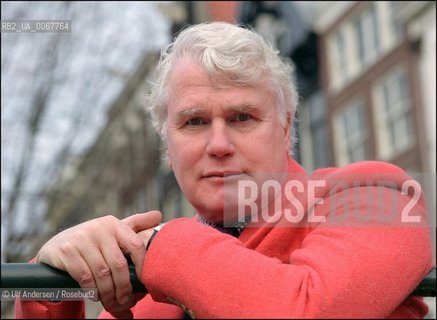 Dutch writer Adriaan Van Dis at home. Amsterdam, December 12, 2002 - ©Ulf Andersen/Rosebud2