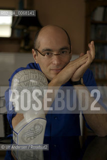 French writer Bernard Werber  at home. Paris, August 23, 2008 - ©Ulf Andersen/Rosebud2