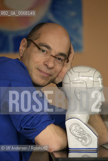 French writer Bernard Werber  at home. Paris, August 23, 2008 - ©Ulf Andersen/Rosebud2