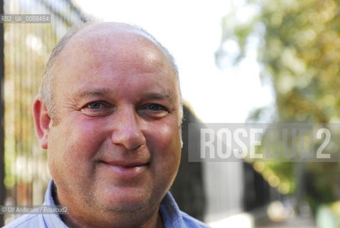 English writer Louis de Bernieres. Paris, July 6, 2007. ©Ulf Andersen/Rosebud2