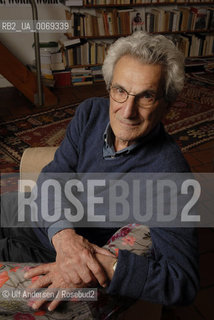 Italian philosopher Toni Negri, at home in Paris. Paris, June 21, 2011 - ©Ulf Andersen/Rosebud2