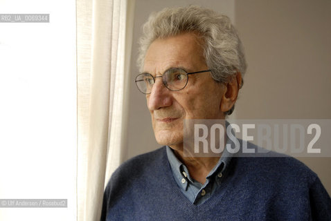 Italian philosopher Toni Negri, at home in Paris. Paris, June 21, 2011 - ©Ulf Andersen/Rosebud2